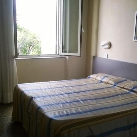 Hotel Moderno Пиза Стая снимка