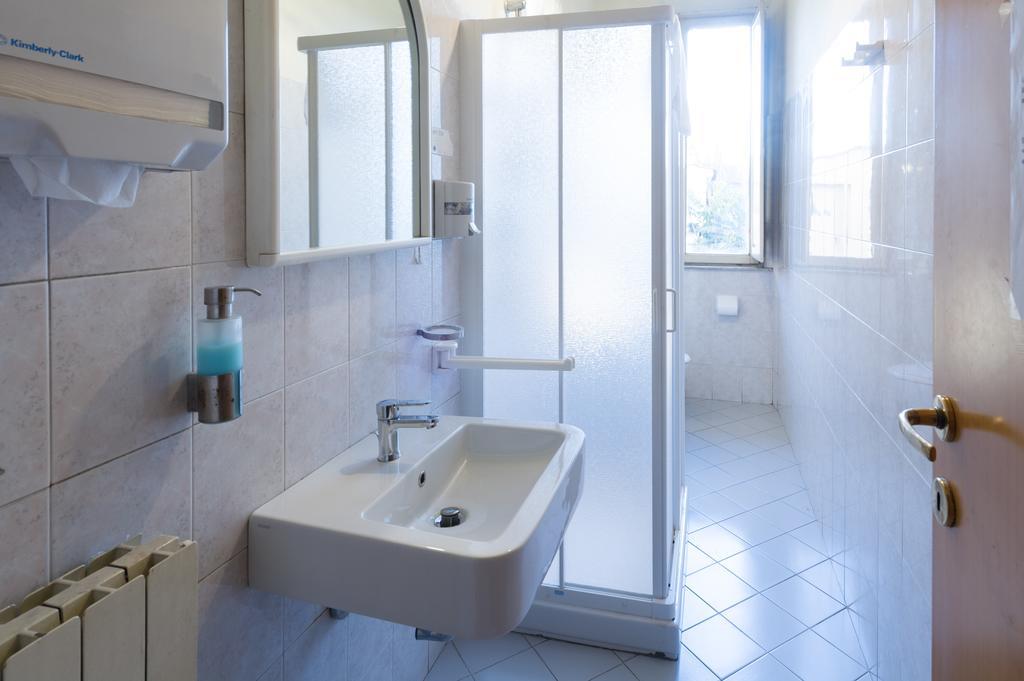 Hotel Moderno Пиза Екстериор снимка