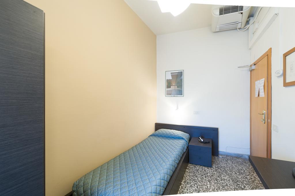 Hotel Moderno Пиза Екстериор снимка