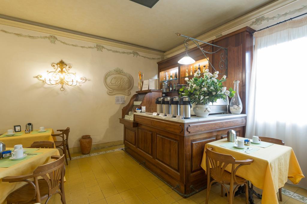 Hotel Moderno Пиза Екстериор снимка