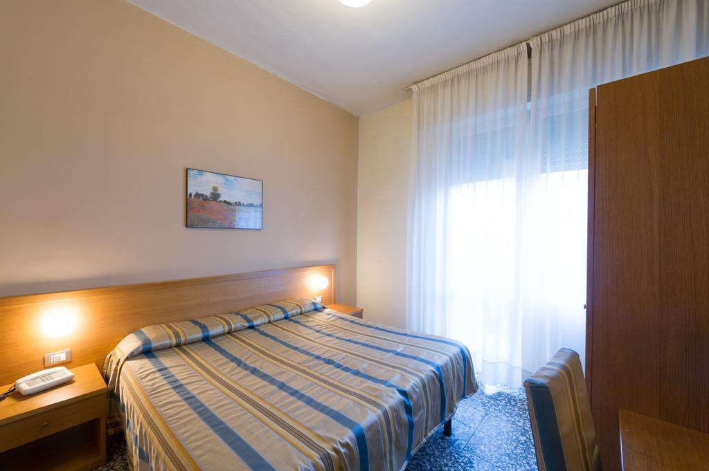 Hotel Moderno Пиза Екстериор снимка