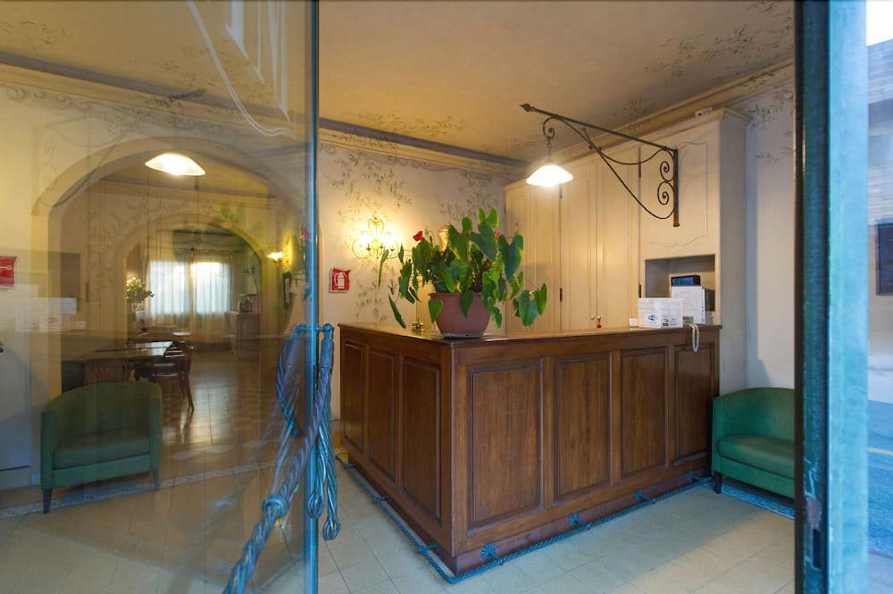 Hotel Moderno Пиза Екстериор снимка