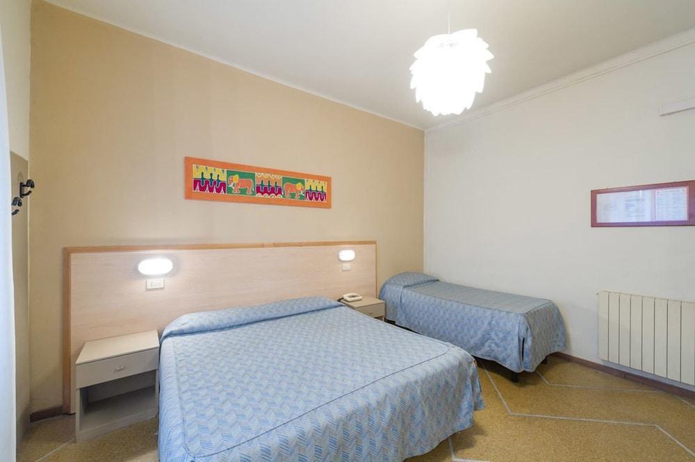 Hotel Moderno Пиза Екстериор снимка
