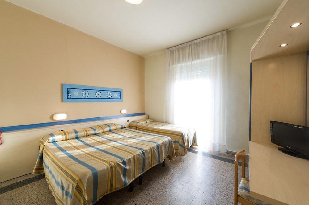 Hotel Moderno Пиза Екстериор снимка