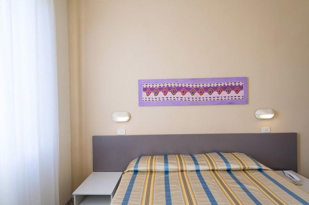 Hotel Moderno Пиза Екстериор снимка