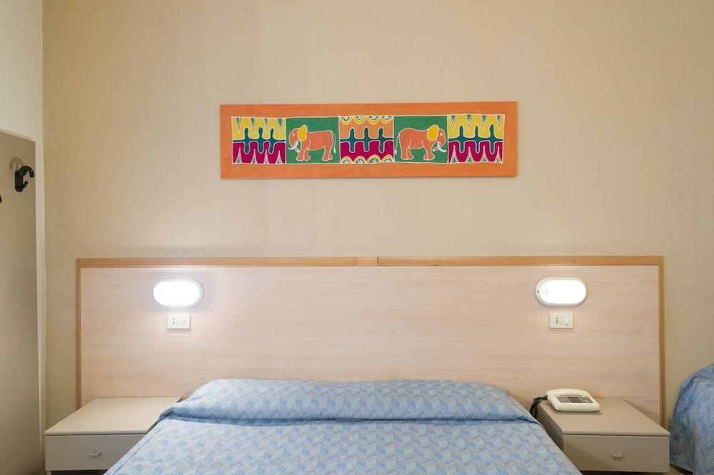 Hotel Moderno Пиза Екстериор снимка