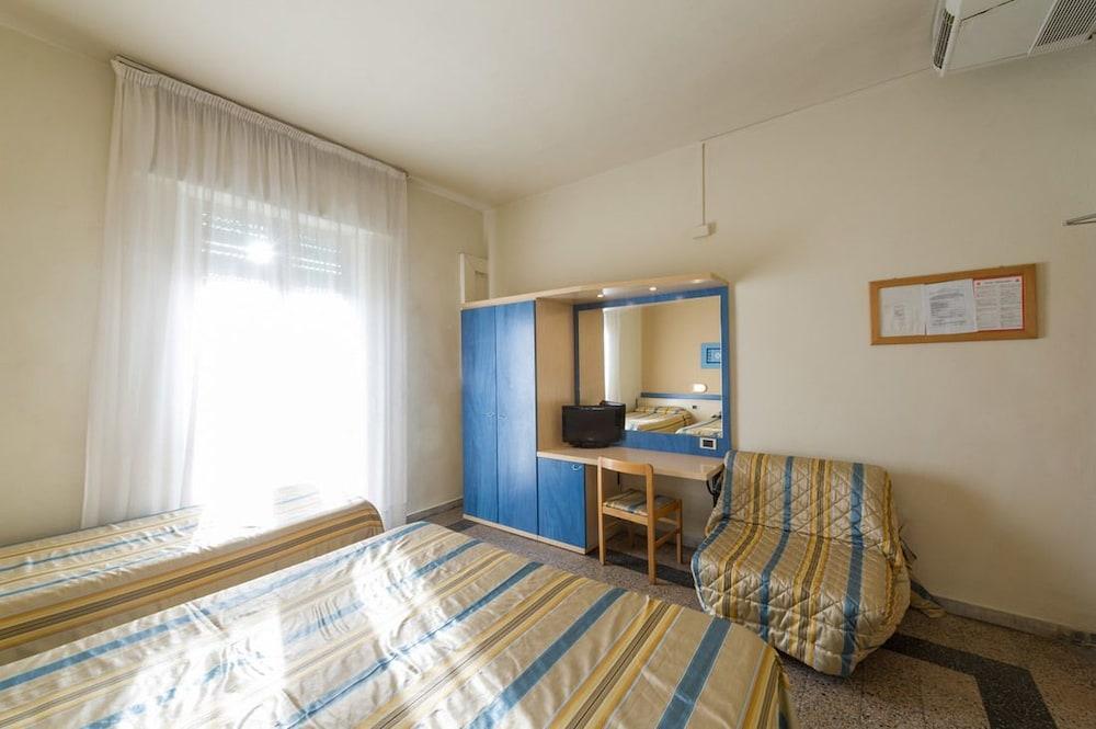Hotel Moderno Пиза Екстериор снимка