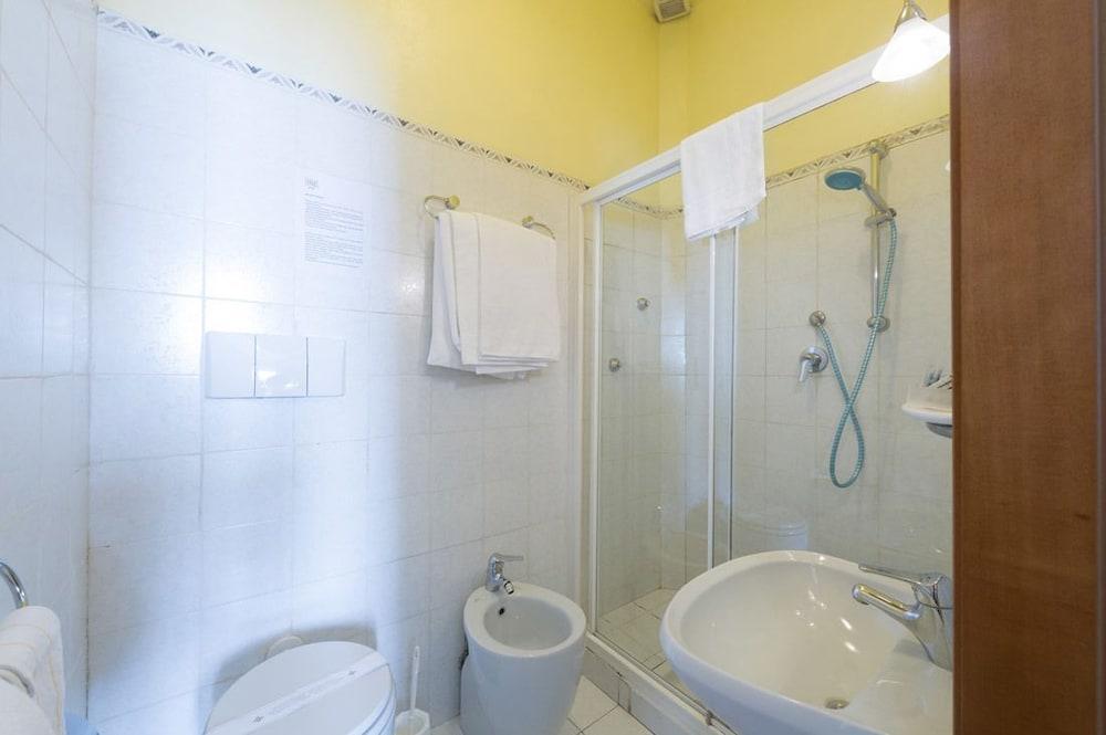 Hotel Moderno Пиза Екстериор снимка